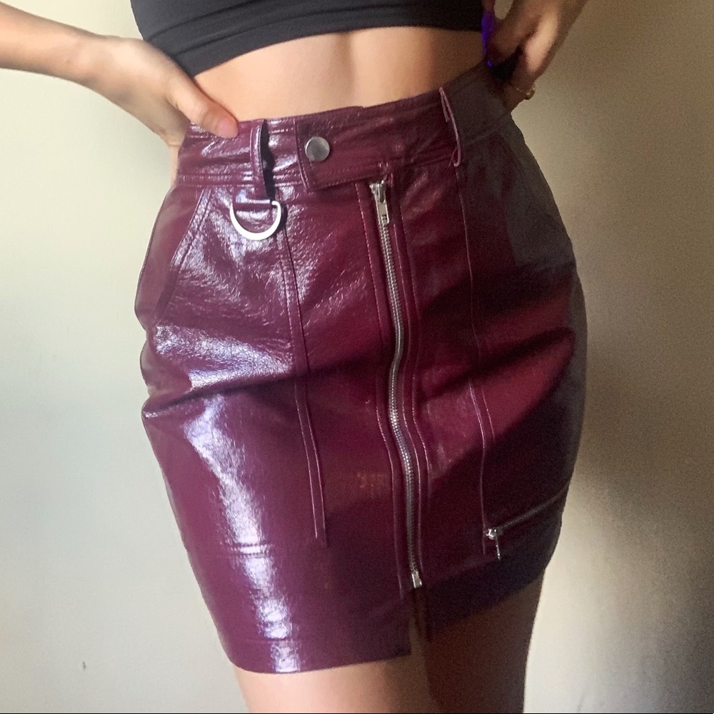faux burgandy leather skirt 🌹